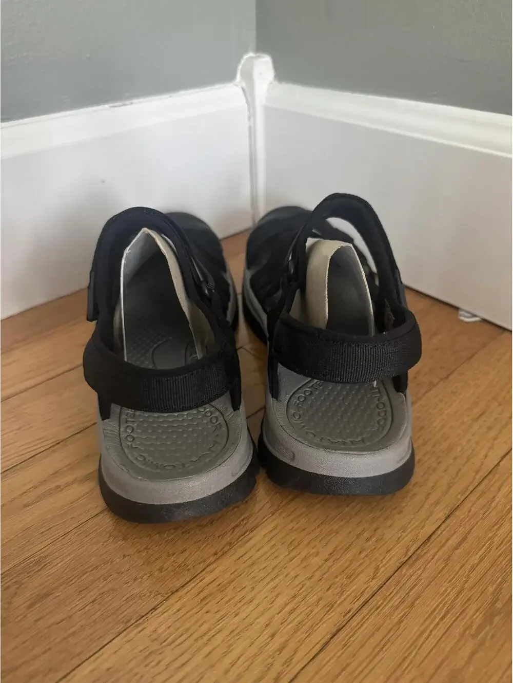 Women's Keen Rose Sandal Closed Toe Hiking Sandals Black/Neutral Grey Sz 9.5 NIB - Picture 4 of 9